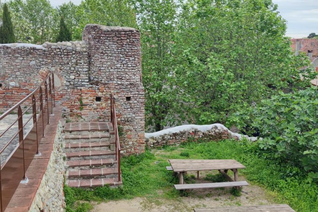 Sous Le Chateau Montaut (Ariege) Exterior foto